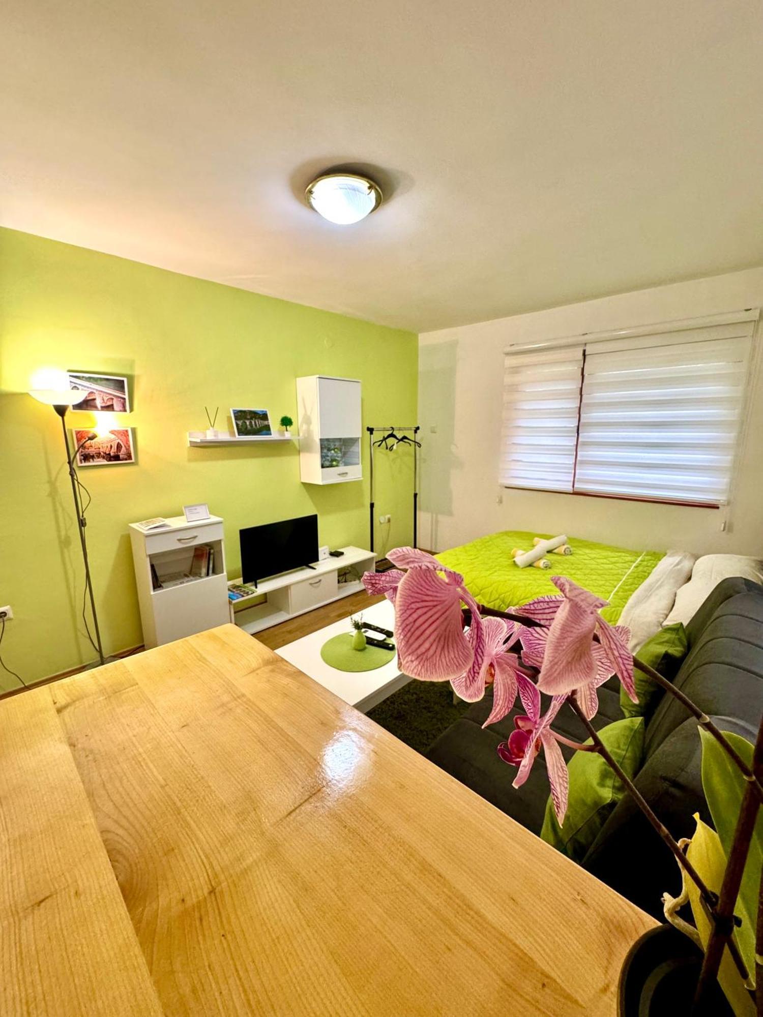 Apartman Lola วิเชกราด ภายนอก รูปภาพ