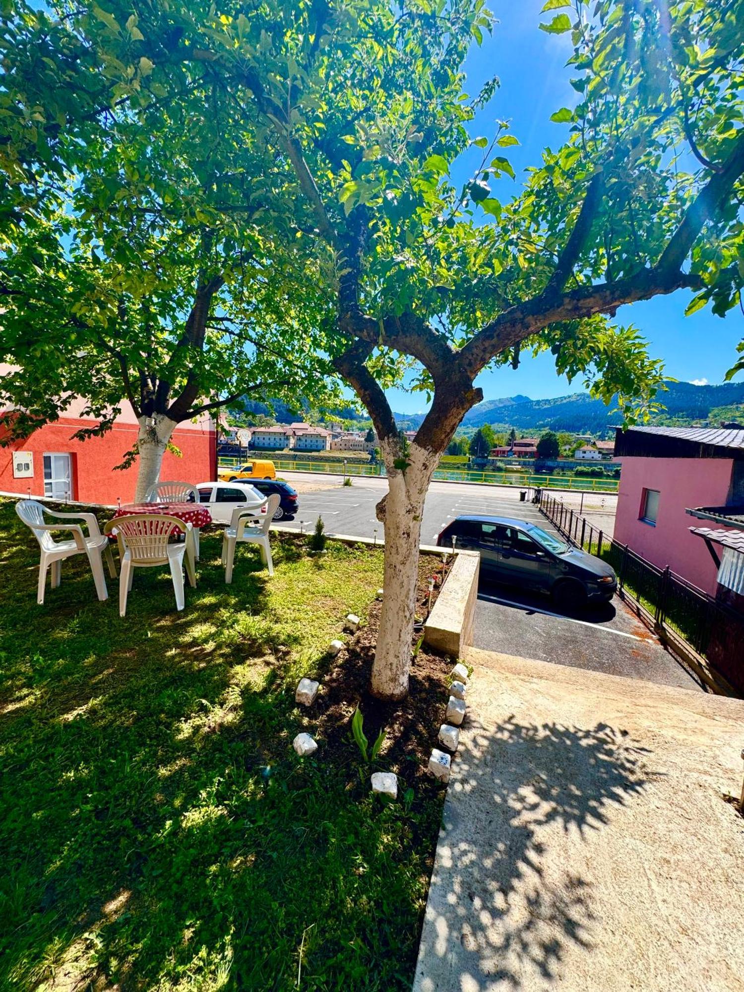 Apartman Lola วิเชกราด ภายนอก รูปภาพ